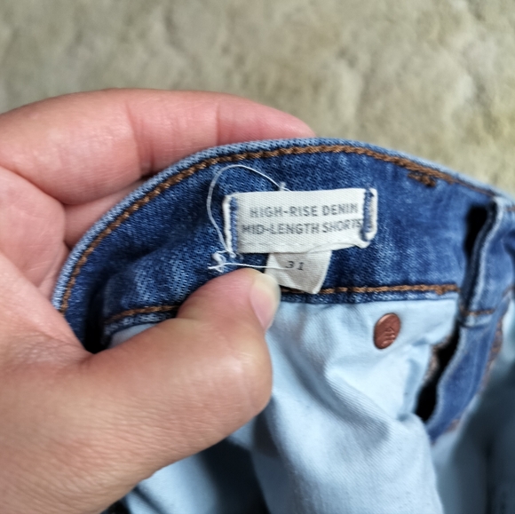 Made well high-rise mid-length shorts - Picture 5 of 5